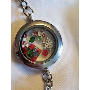 NWOT‎ Christmas Living Memory Floating Charm Bracelet